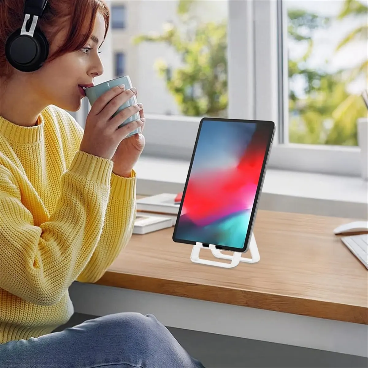 Learned- 4-in-1 Wireless Induction Audio Bluetooth Speaker Multifunctional Bracket Rechargeable Sense Atmosphere Breathing Light